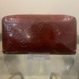 LOUIS VUITTON Amarante Vernis Monogram Wallet